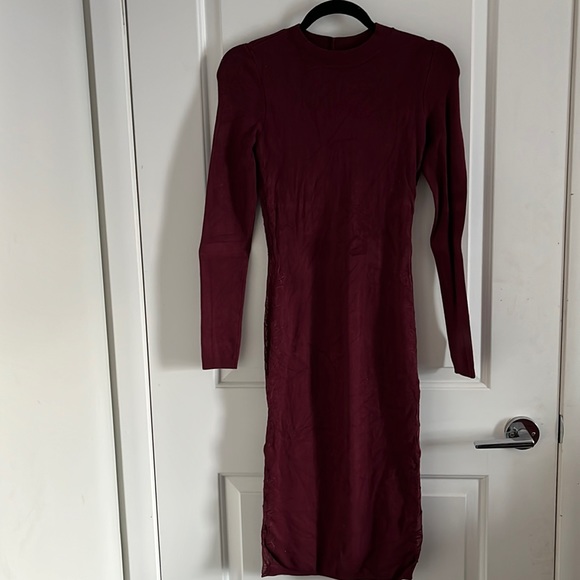 🚨 Sexy dress 🚨 Make your date’s heart beat faster in this stunner - Picture 3 of 4